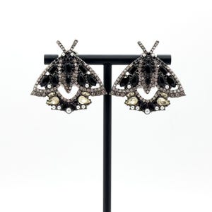 Moth Brooch and Moth Earrings Set – Elegant Jewelry Set for Special Occasions