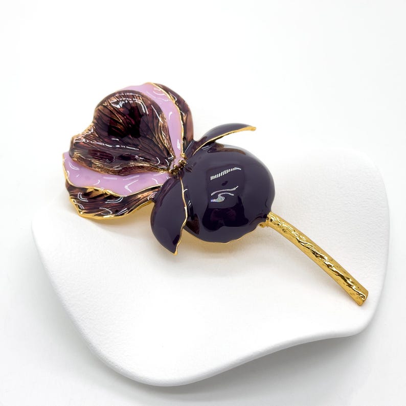 Floral Enameled Brooch – Purple Fashion Pin for Coats and Elegant Winter Styles