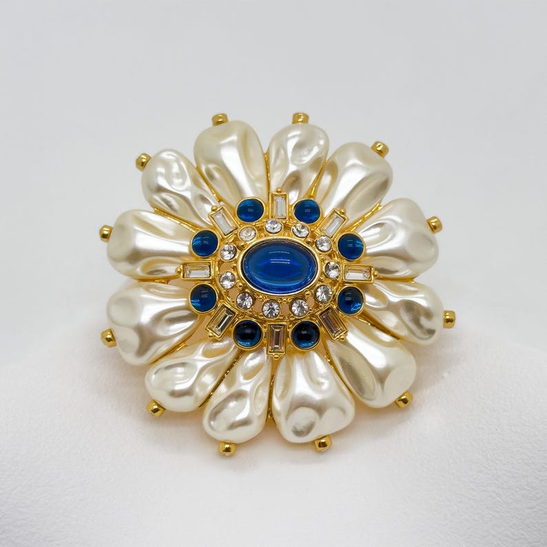 Vintage Sunflower Pearl Brooch – Elegant Palace Style Brooch for Parties and Formal Events