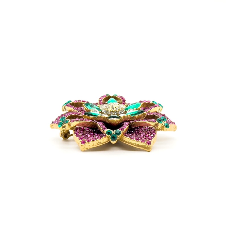 Romantic Purple Floral Brooch – French Countryside Style for Suits, Parties, and Garden Looks