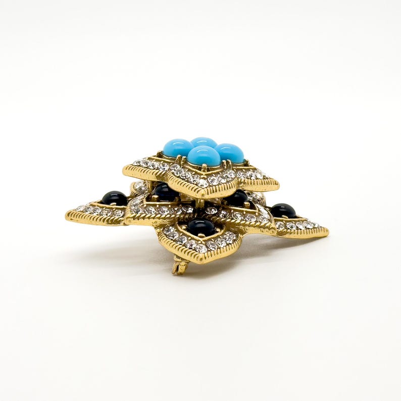 French Bohemian Flower Brooch – Chic Party Accessory for Coats and Vintage Looks