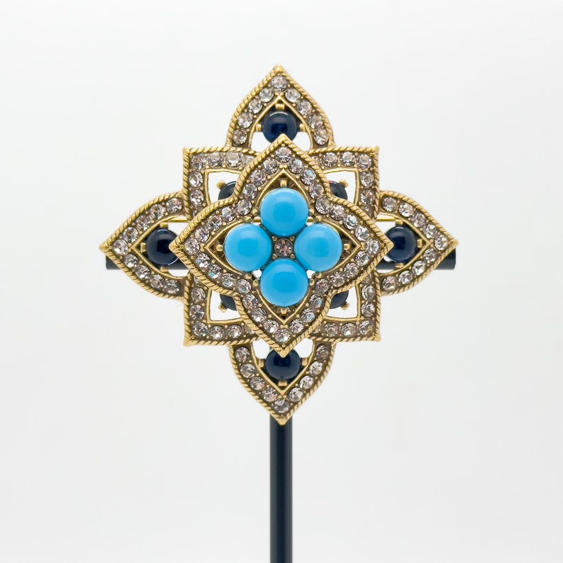 French Bohemian Flower Brooch – Chic Party Accessory for Coats and Vintage Looks