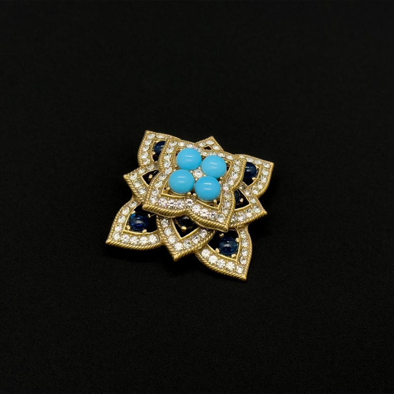 French Bohemian Flower Brooch – Chic Party Accessory for Coats and Vintage Looks
