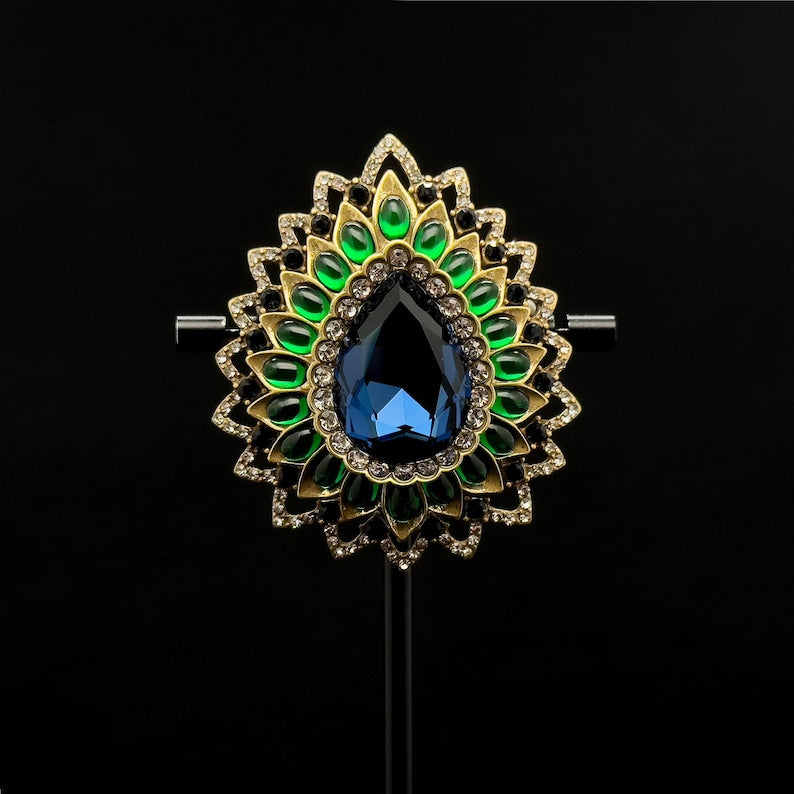 Teardrop Flower Brooch – French Countryside-Inspired Suit Pin for Parties and Elegant Looks