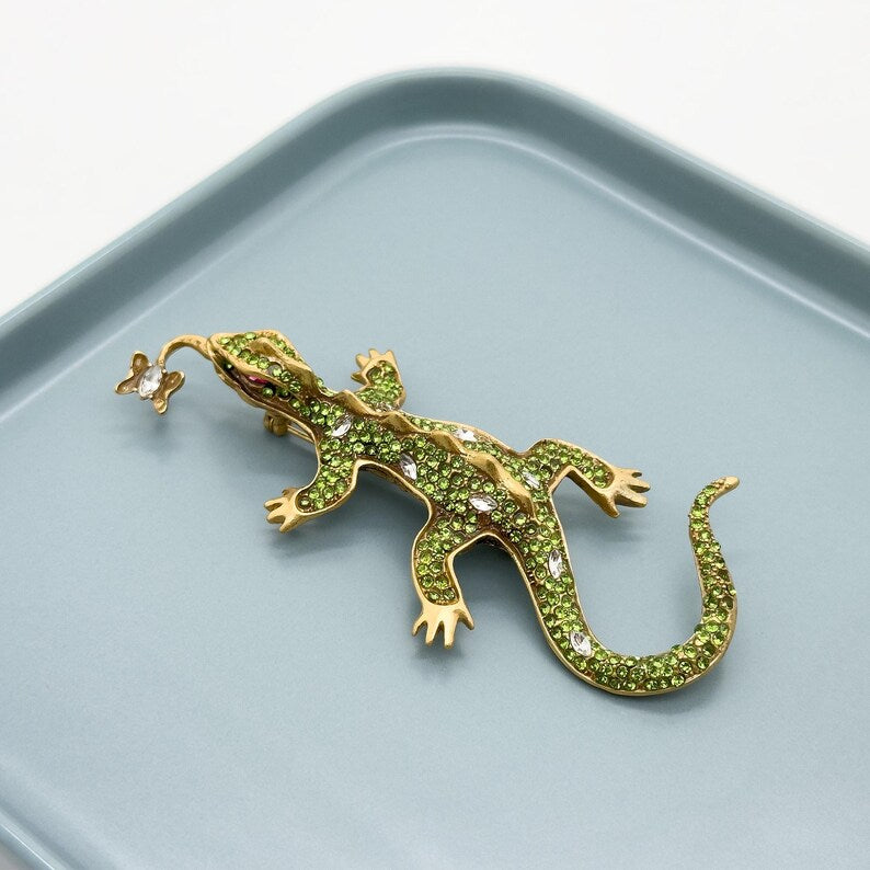 Tribal Gecko Brooch – Unique Animal Design for Countryside Style and Party Wear