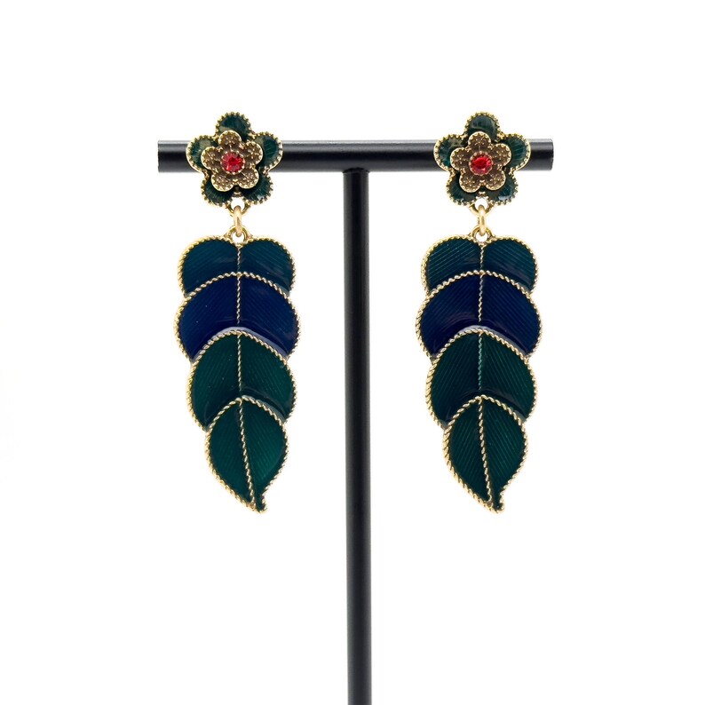 Green Leaf Earrings – Flower and Plant Design for Versatile and Elegant Earrings