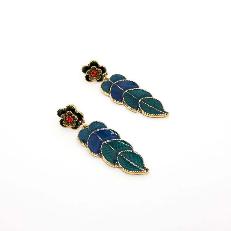 Green Leaf Earrings – Flower and Plant Design for Versatile and Elegant Earrings