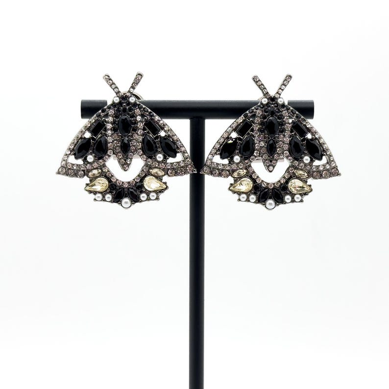 Moth Brooch and Moth Earrings Set – Elegant Jewelry Set for Special Occasions