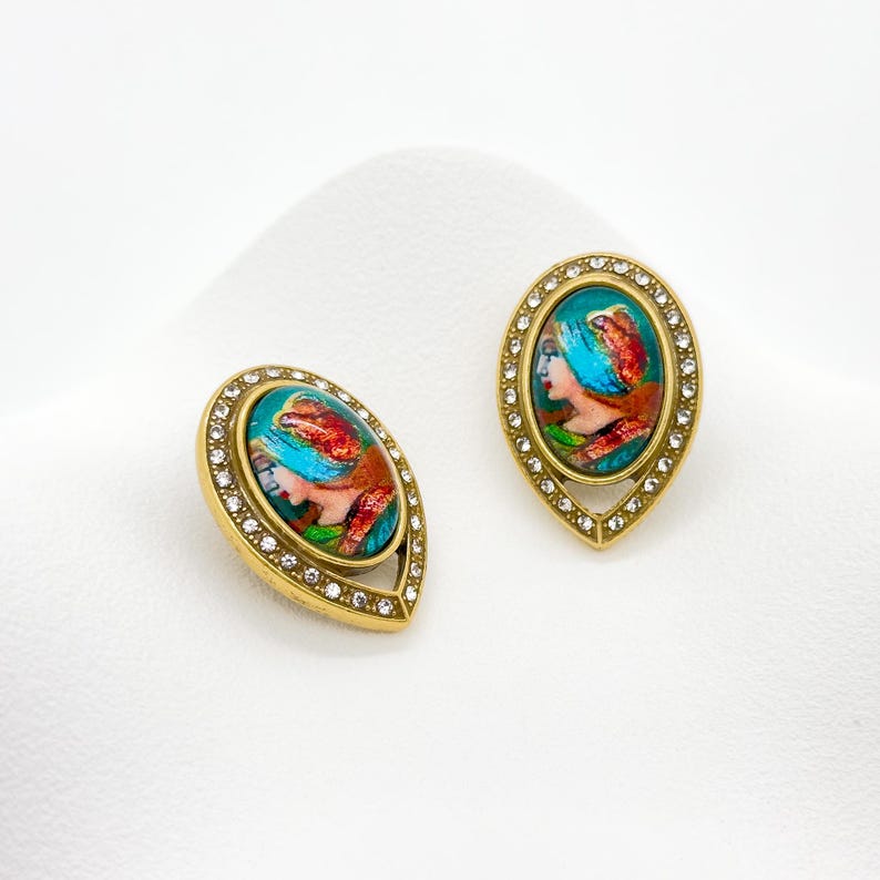 Portrait Earrings – Court Style and Oil Painting Design for Elegant Jewelry