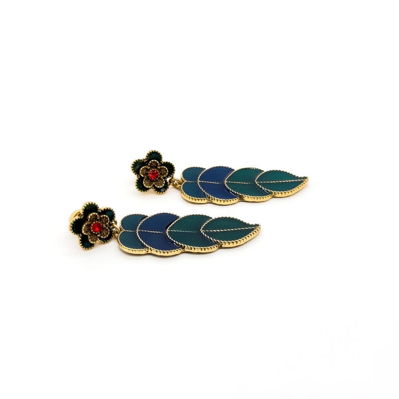 Green Leaf Earrings – Flower and Plant Design for Versatile and Elegant Earrings