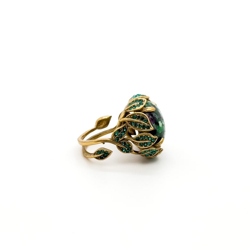 Nature-Inspired Leaf & Ethnic Rings – Emerald Open Ring Design for Stylish Women