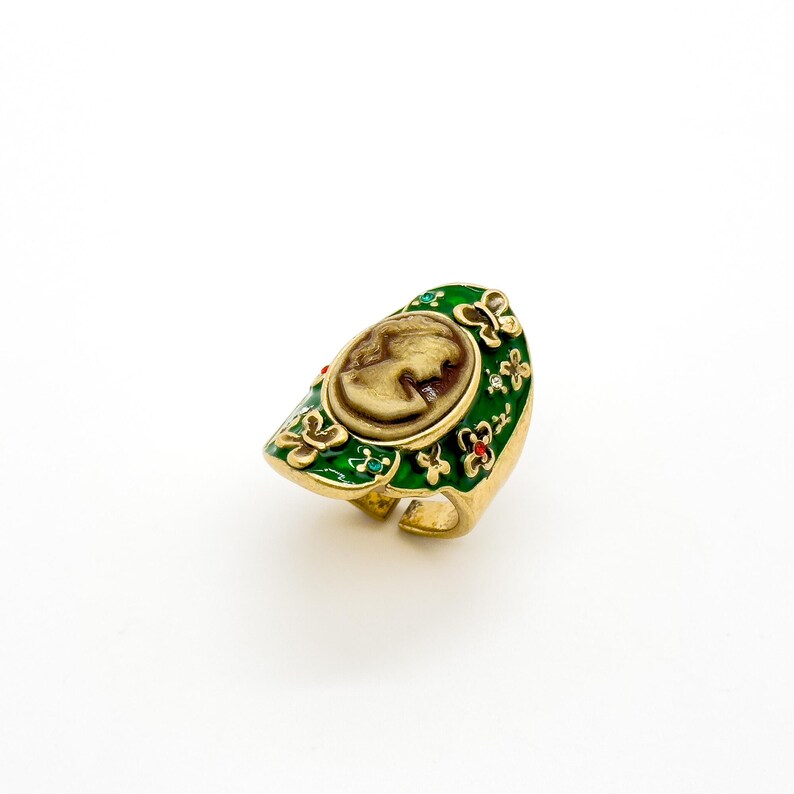 Exquisite Portrait & Cameo Rings – Floral Open Ring Designs for Elegant Women’s Jewelry