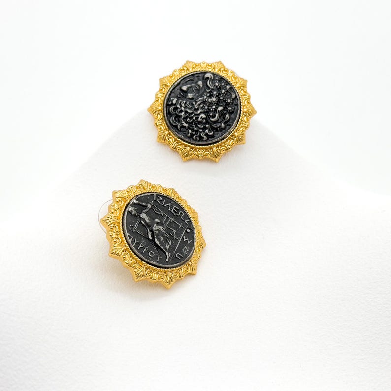 Cameo Badge Earrings – French Retro Style with Royal Court Inspiration