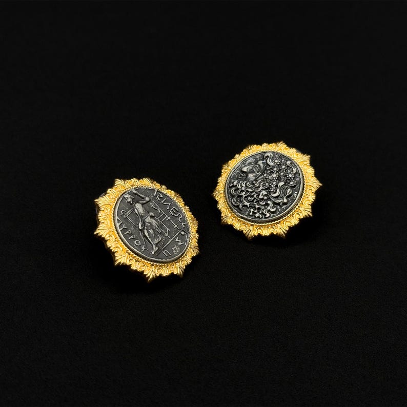 Cameo Badge Earrings – French Retro Style with Royal Court Inspiration