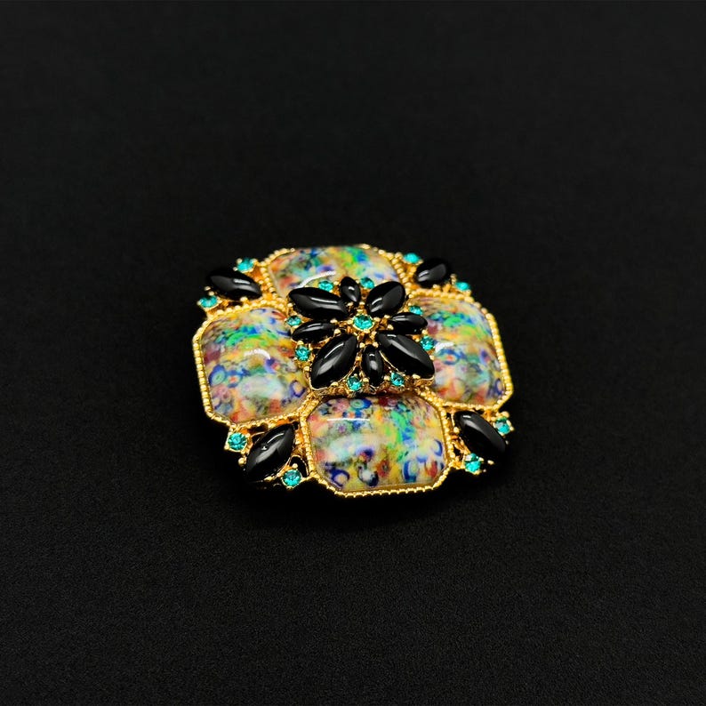 Art-Inspired Colorful Brooch – Miniature Oil Painting Design, Exquisite and Unique