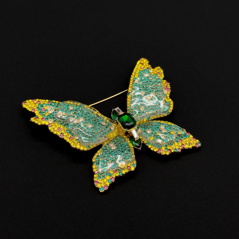 Exquisite Butterfly Brooch – Green Spring Design for Elegant Party Accessories