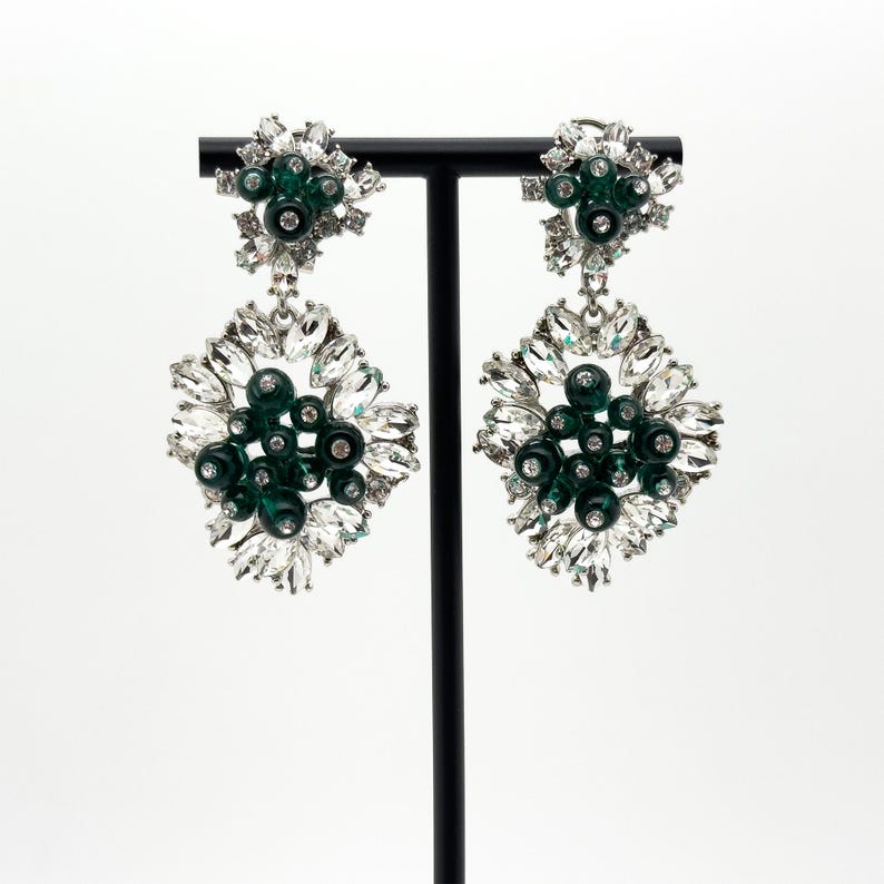 Court Style Earrings – French Design with Emerald and Purple Stones for Chic Elegance