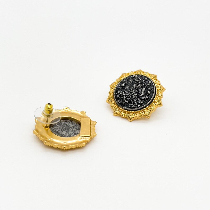 Cameo Badge Earrings – French Retro Style with Royal Court Inspiration