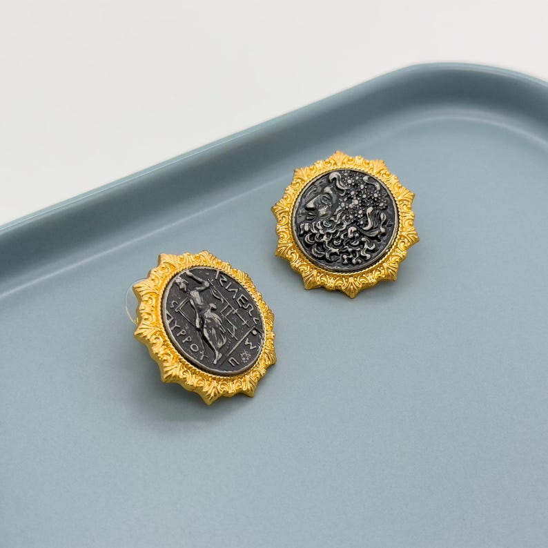 Cameo Badge Earrings – French Retro Style with Royal Court Inspiration