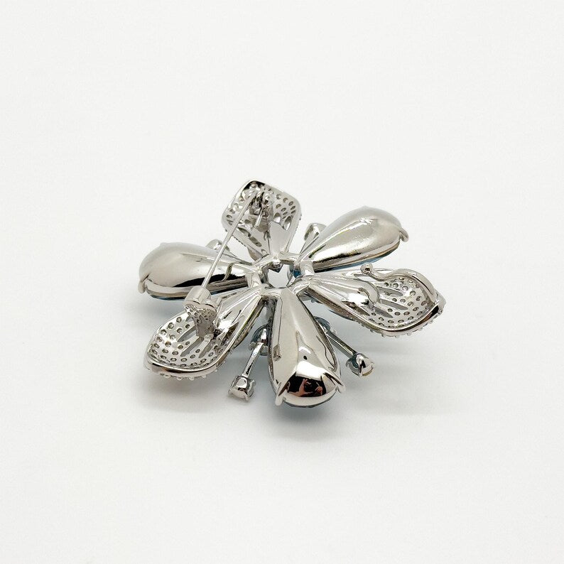 Exquisite Suit Brooch – Luxurious and Elegant Design for Countryside Style and Special Occasions