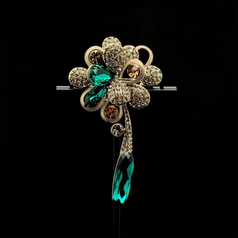 Flower Tassel Brooch – Elegant Suit Pin for Weddings, Parties, and Birthday Gifts