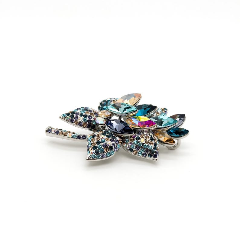 Luxury Crystal Flower Brooch – Fashionable Bouquet Design for Parties, Birthdays & Elegant Gifts