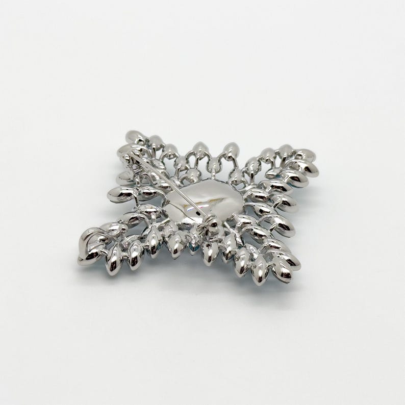 Blue Crystal Leaf Brooch in Luxe French Design – Perfect for Parties, Suits & Formal Outfits