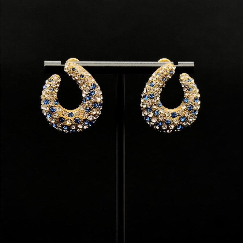 Versatile U-Shaped Earrings in Vintage Deco & Art Deco Styles: From Summer Days to Evening Glam