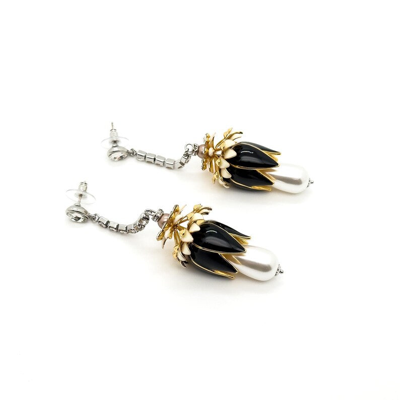 Elegant Vintage Deco & Art Deco Earrings, Flower, French, Pearl & Long Fringe Designs for Summer & Party Looks