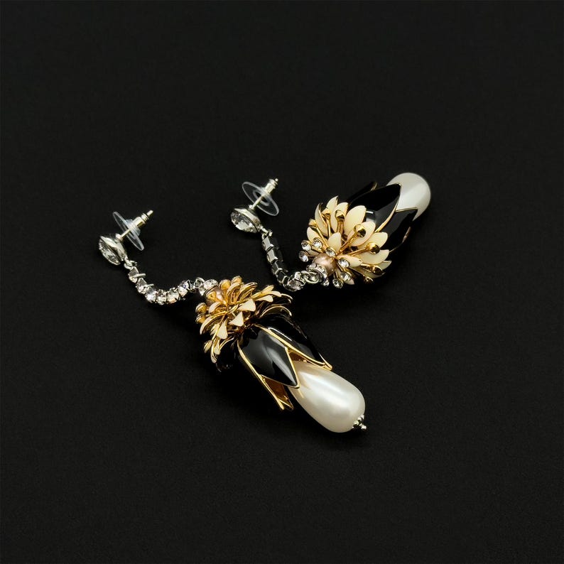 Elegant Vintage Deco & Art Deco Earrings, Flower, French, Pearl & Long Fringe Designs for Summer & Party Looks