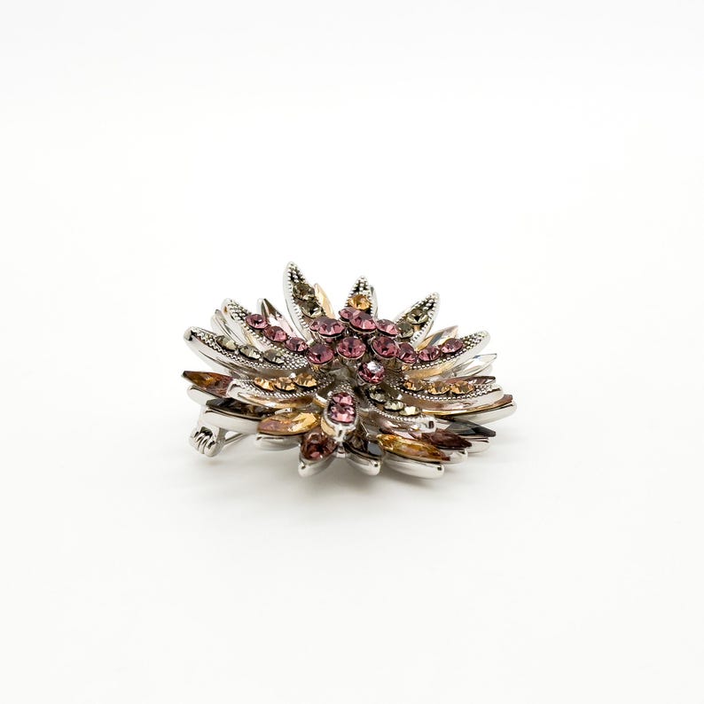 Sunflower Crystal Brooch – Elegant French Flower Pin for Party and Wedding Outfits