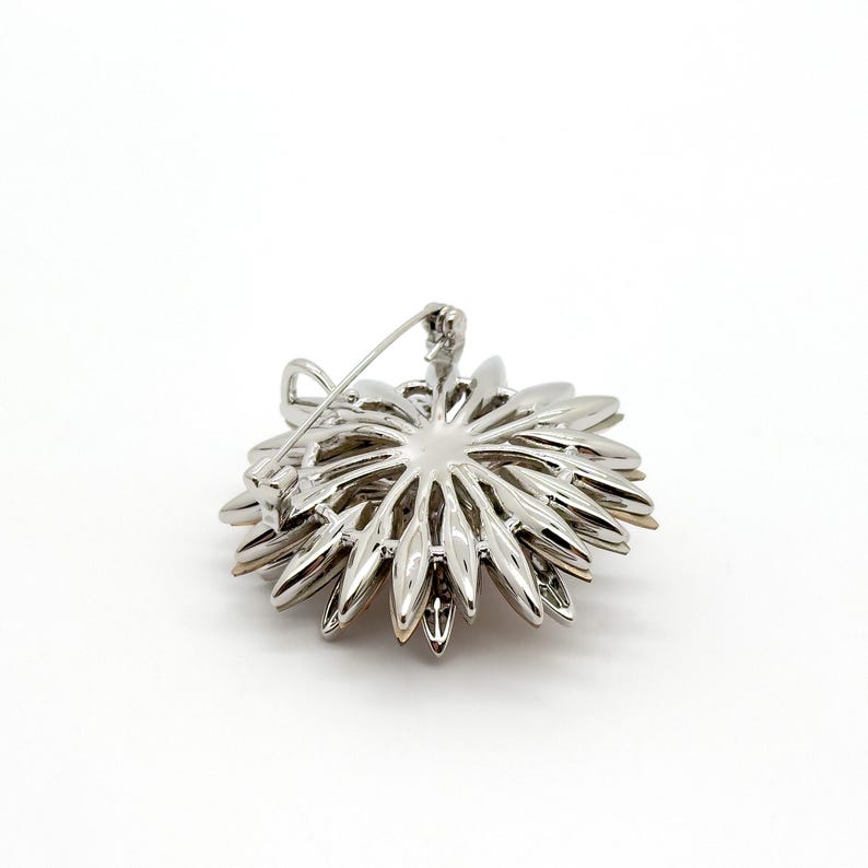 Sunflower Crystal Brooch – Elegant French Flower Pin for Party and Wedding Outfits