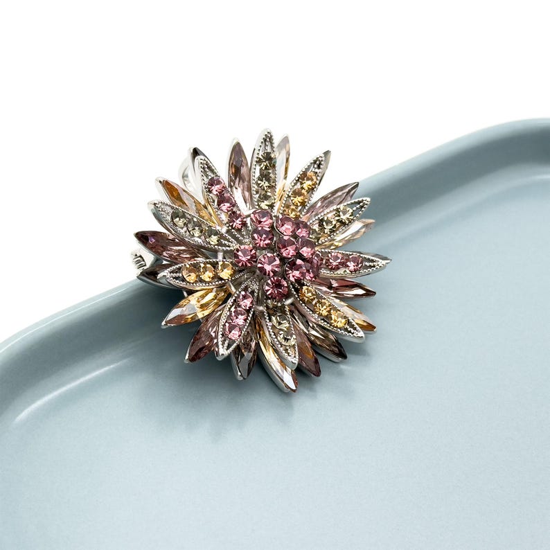 Sunflower Crystal Brooch – Elegant French Flower Pin for Party and Wedding Outfits