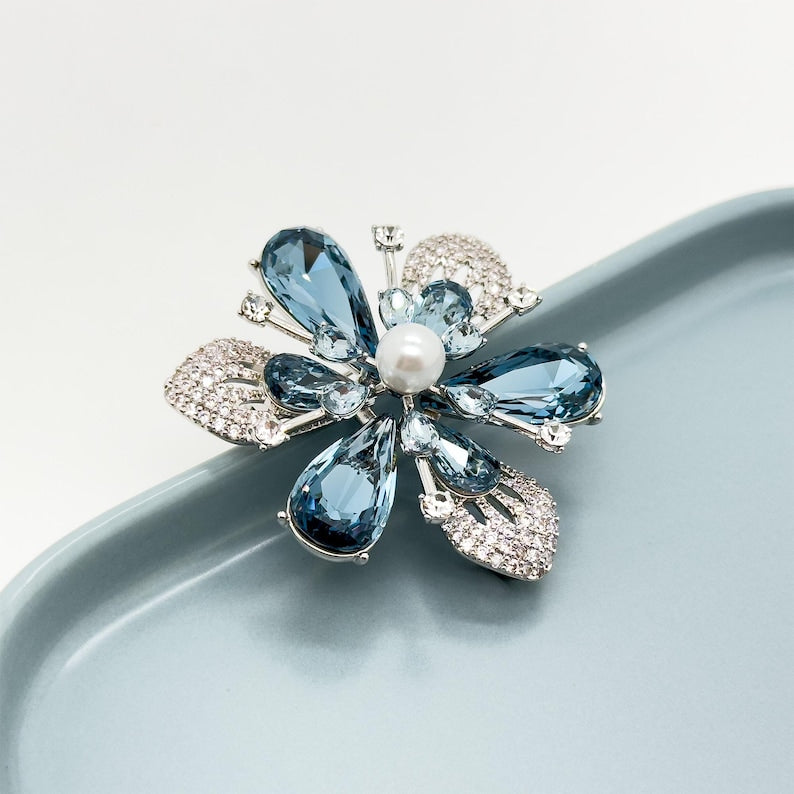 Exquisite Suit Brooch – Luxurious and Elegant Design for Countryside Style and Special Occasions