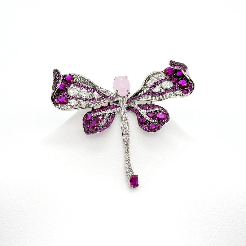 Pink Dragonfly Brooch – Elegant Nature-Inspired Insect Pin for Romantic Outfits