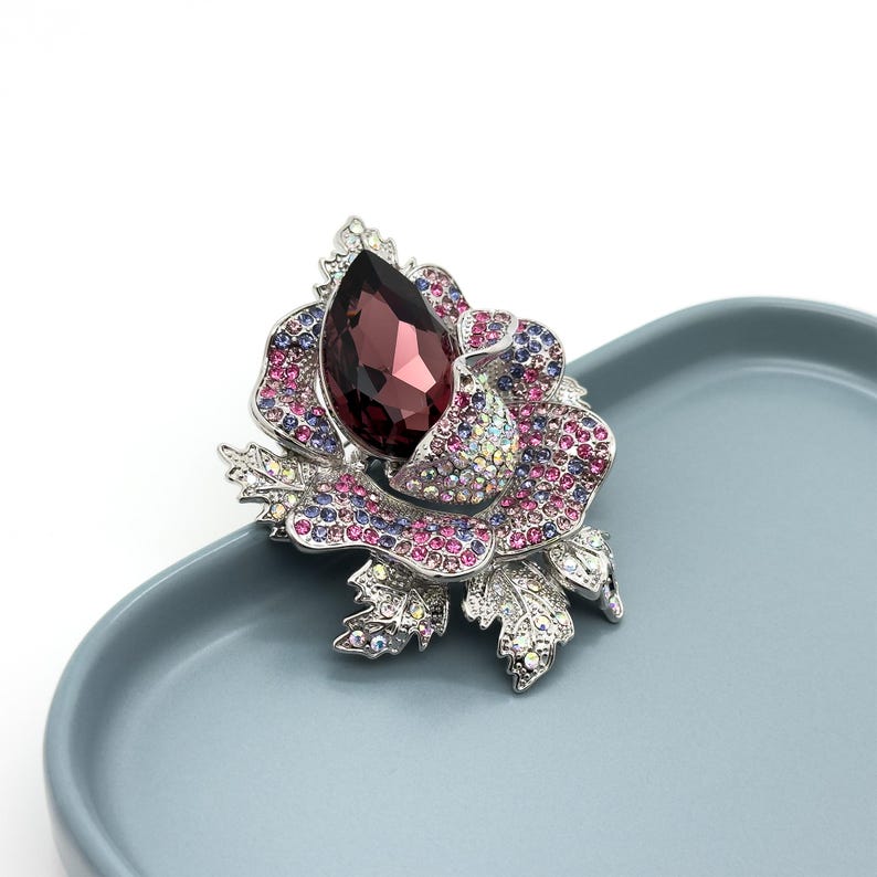 Stunning Party Brooch with Colored Rhinestones – Luxe Wedding & Evening Dress Statement Jewelry