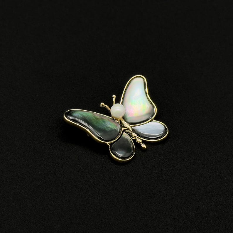 Nature-Inspired Luxe Brooch – Butterfly and Shell Motif for Elegant Women’s Outfits