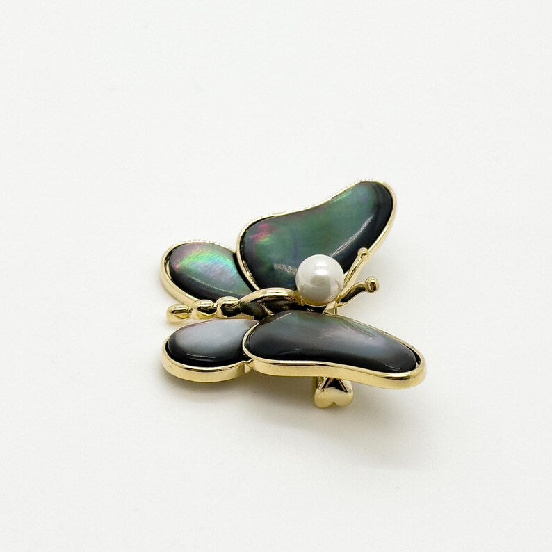 Nature-Inspired Luxe Brooch – Butterfly and Shell Motif for Elegant Women’s Outfits