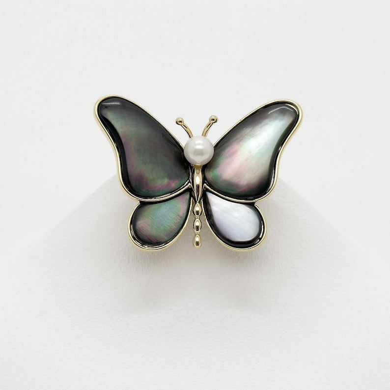 Nature-Inspired Luxe Brooch – Butterfly and Shell Motif for Elegant Women’s Outfits