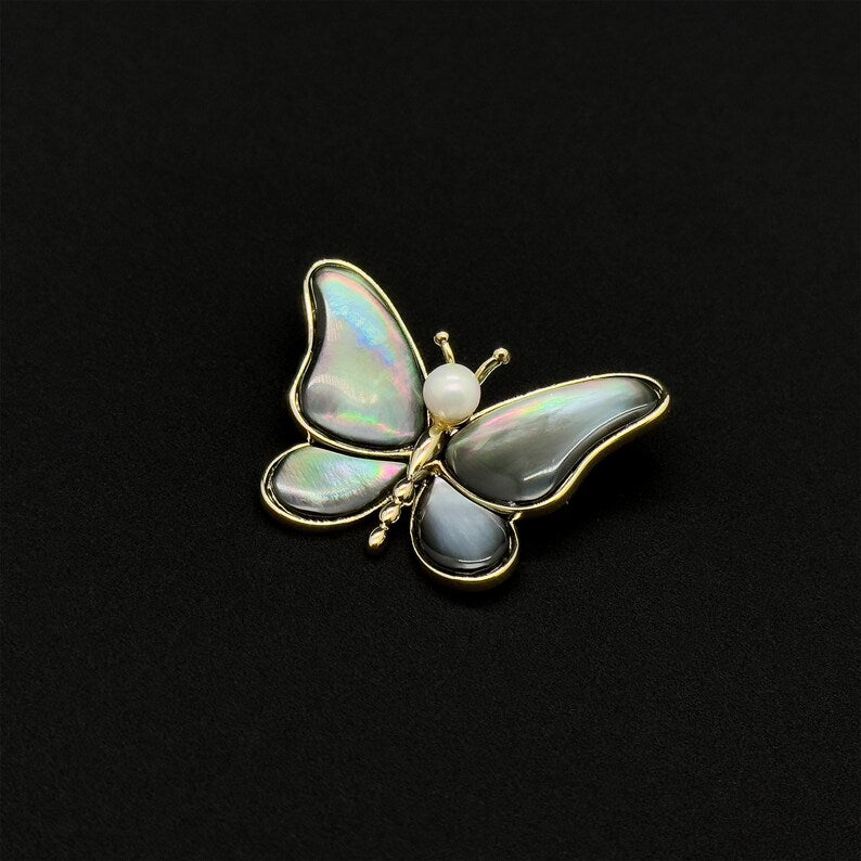 Nature-Inspired Luxe Brooch – Butterfly and Shell Motif for Elegant Women’s Outfits