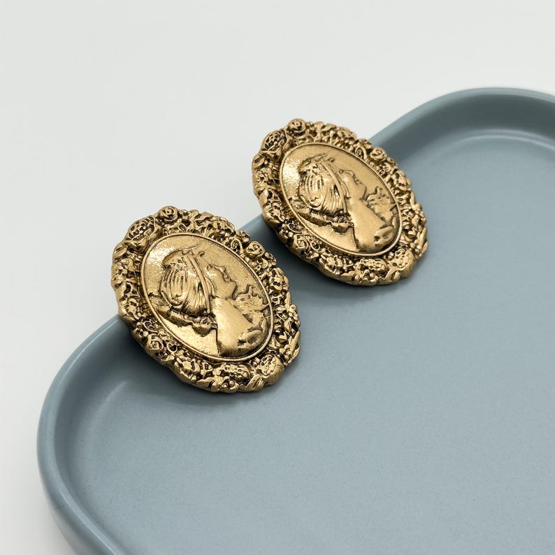 Chic Royal-Style, Portrait & Relief Earrings: Vintage Deco & Art Deco Styles for Ethnic-Inspired Elegance