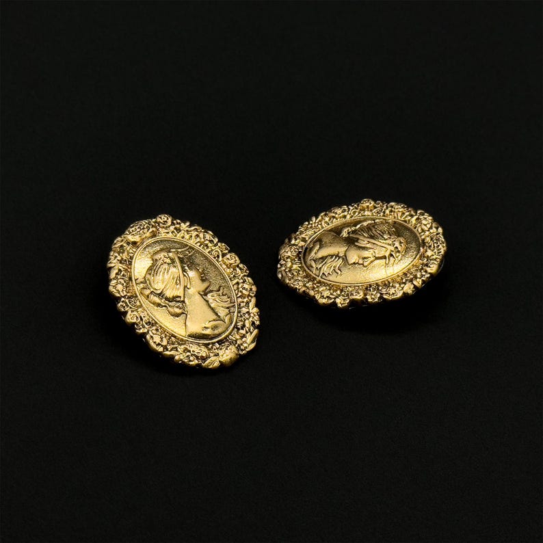 Chic Royal-Style, Portrait & Relief Earrings: Vintage Deco & Art Deco Styles for Ethnic-Inspired Elegance