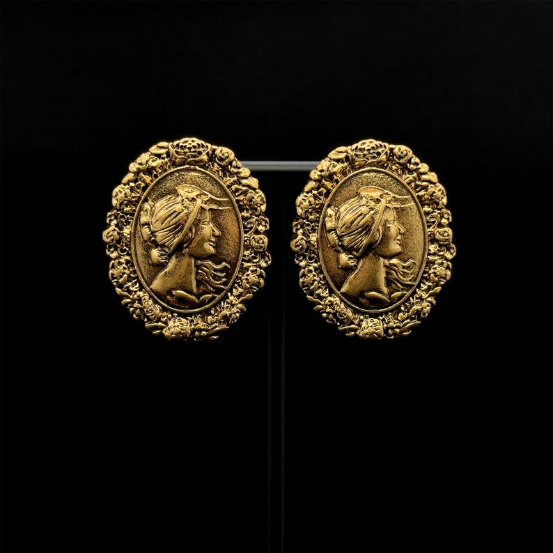 Chic Royal-Style, Portrait & Relief Earrings: Vintage Deco & Art Deco Styles for Ethnic-Inspired Elegance