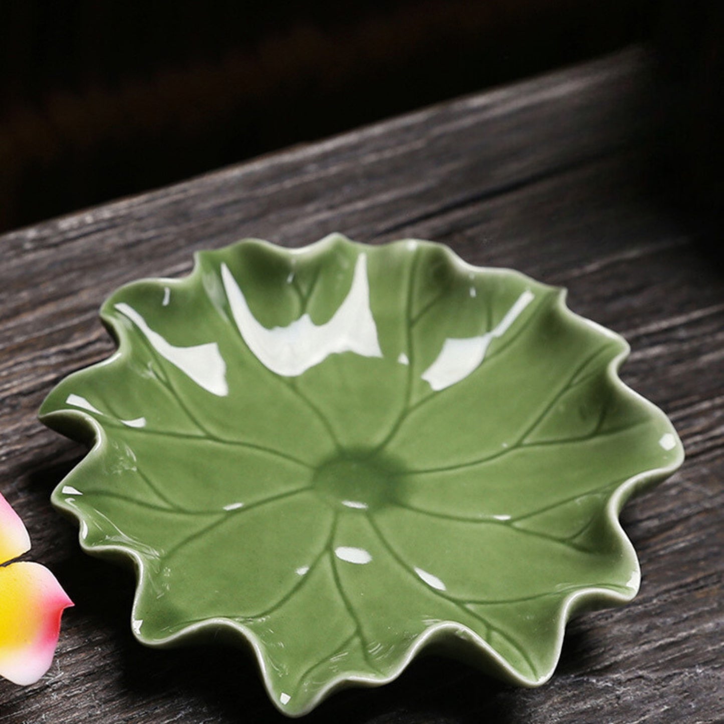 Handcrafted Lotus Leaf Incense Holder – Eastern Aesthetic Home Décor, Zen-Inspired Gift for the Home