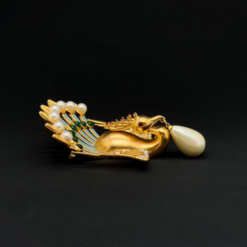 Chic Party Brooches & Palace Earrings: 3D Peacock, Vintage Deco & Art Deco Designs in Brass for a Unique Look