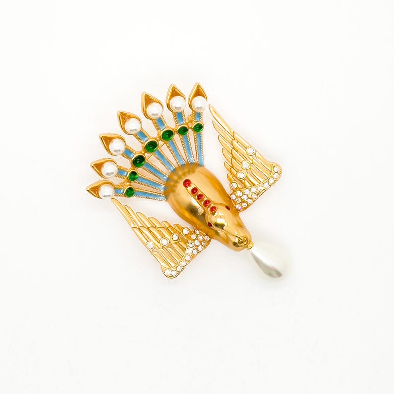 Chic Party Brooches & Palace Earrings: 3D Peacock, Vintage Deco & Art Deco Designs in Brass for a Unique Look