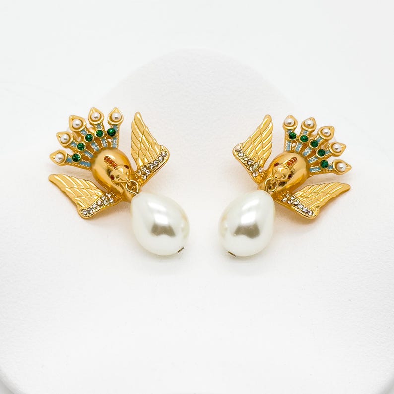 Chic Party Brooches & Palace Earrings: 3D Peacock, Vintage Deco & Art Deco Designs in Brass for a Unique Look