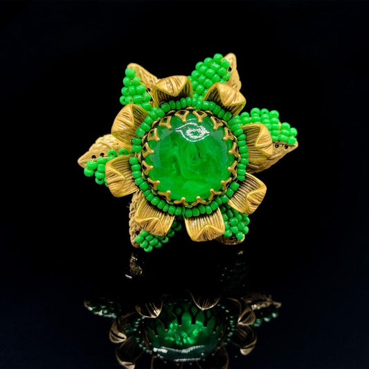 Cozy Sunflower Brooch – Knitted Green Accessory for Coats and Everyday Style