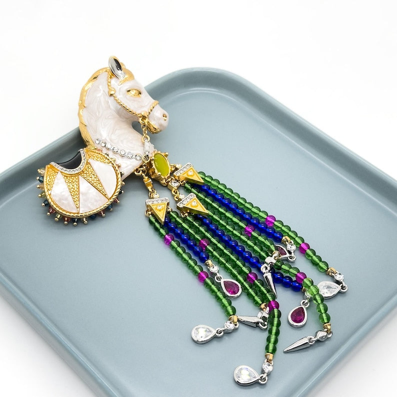 White Horse Brooch – Beaded Tassel Court Style Brooch for Christmas, Parties, and Coats