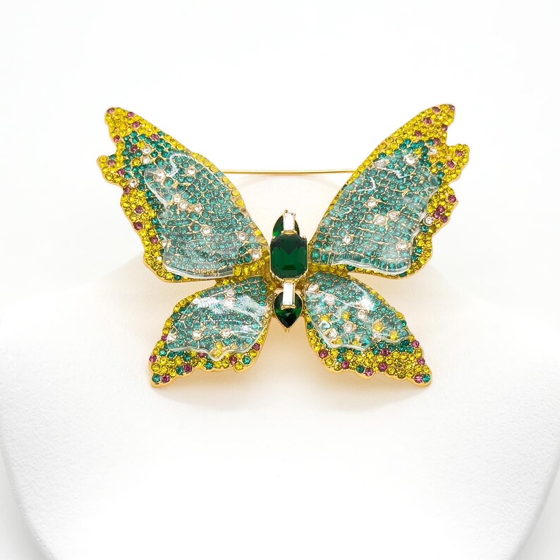 Exquisite Butterfly Brooch – Green Spring Design for Elegant Party Accessories